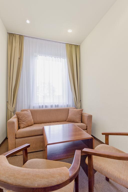 Hotel Colibra Varsó Kültér fotó