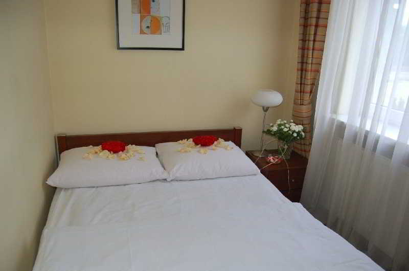 Hotel Colibra Varsó Kültér fotó